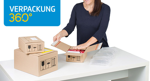 Ware wird für den Versand verpackt