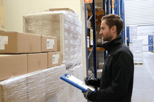 Inventur im Lager, Karton Liste