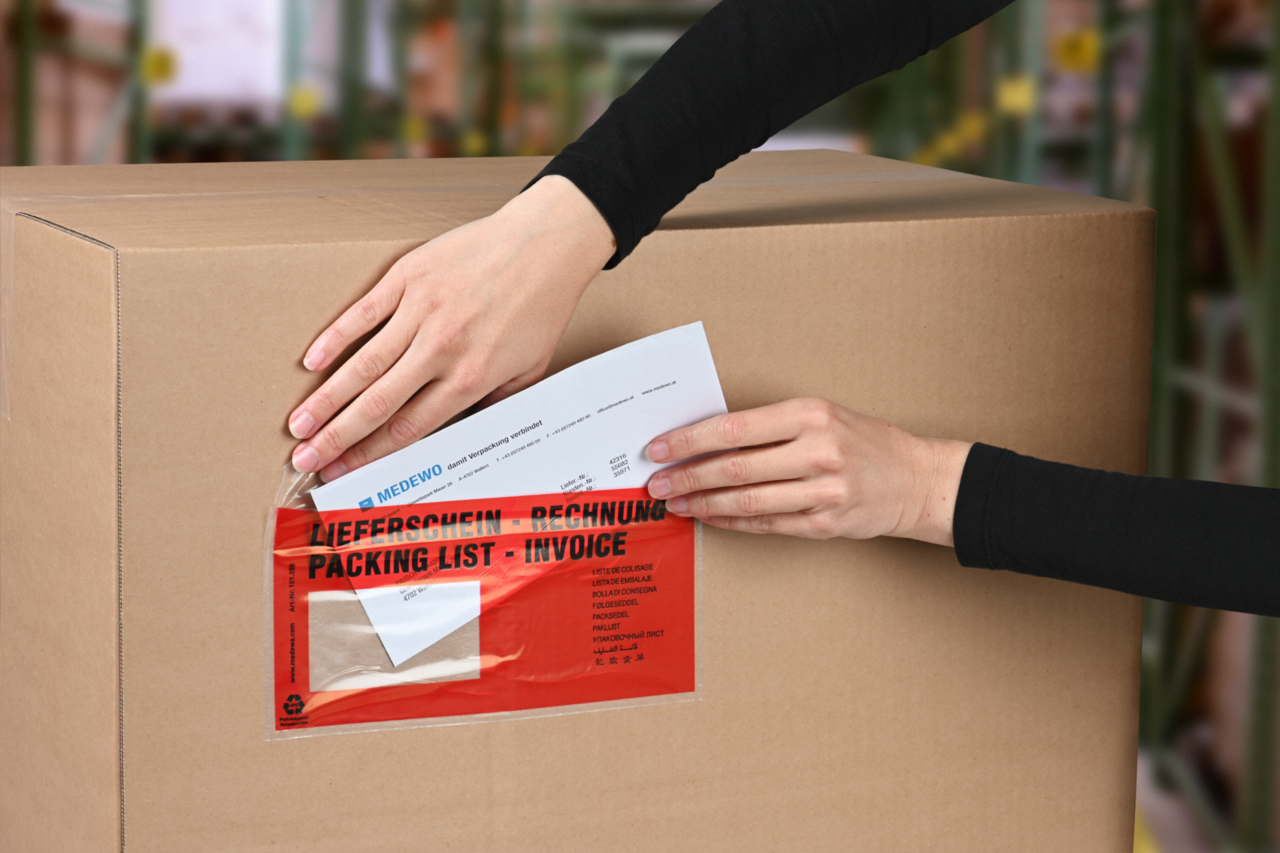 Réf. 101.058 avec impression et fenêtre - effet de signal élevé pour une meilleure visibilité et un retrait facile des documents de douane et d'exportation ou des bons de livraison