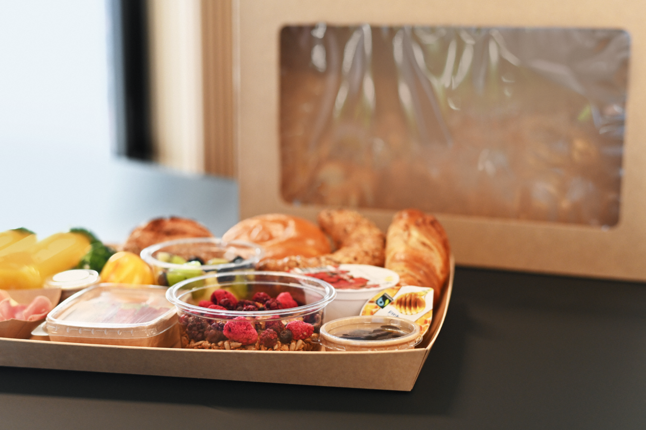 Carton traiteur et plateau de service