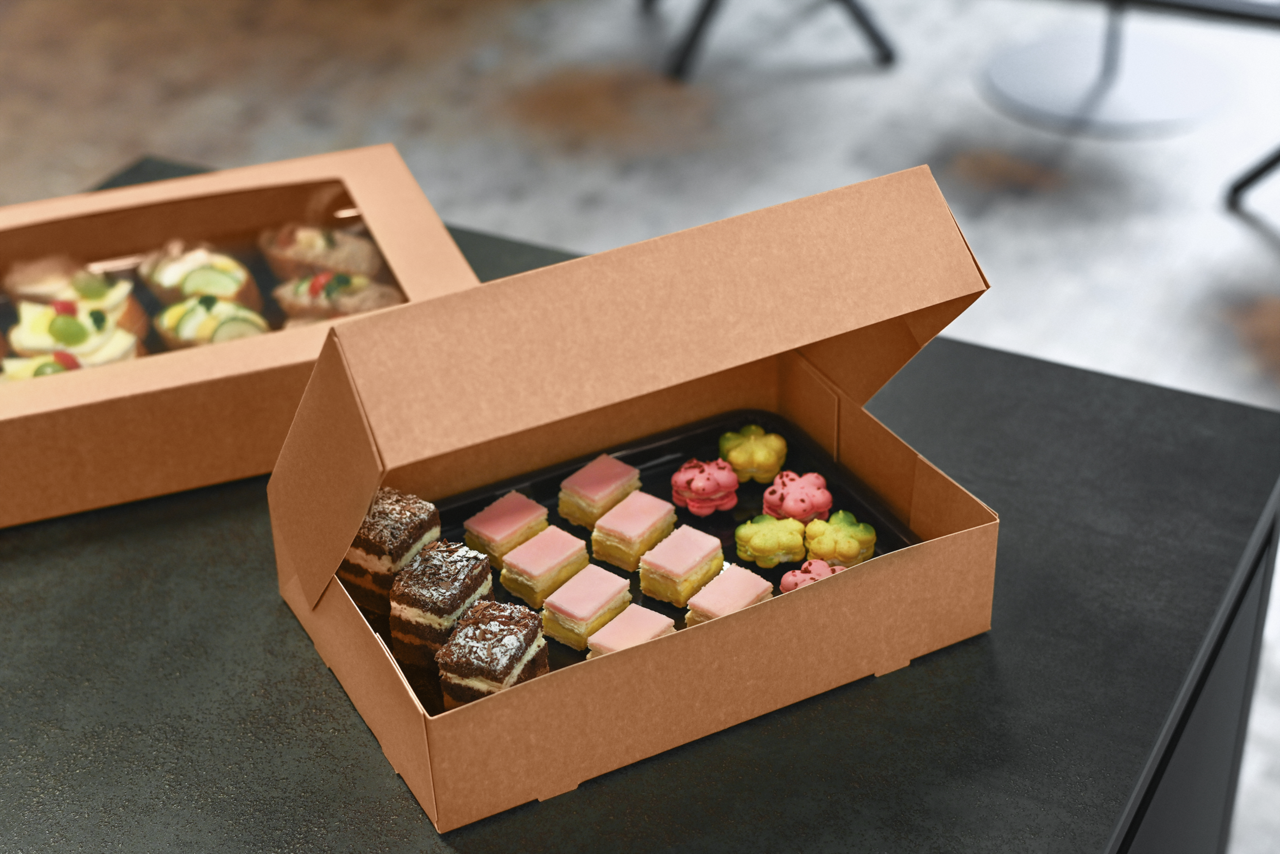 L169.237 & L169.246 – cartons de caterin assortis en marron