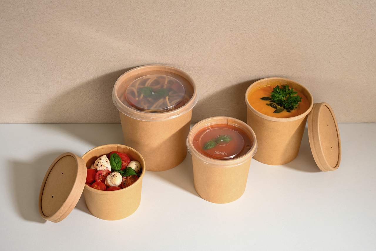 L'emballage avec couvercle adapté convient aussi bien aux plats chauds que froids.