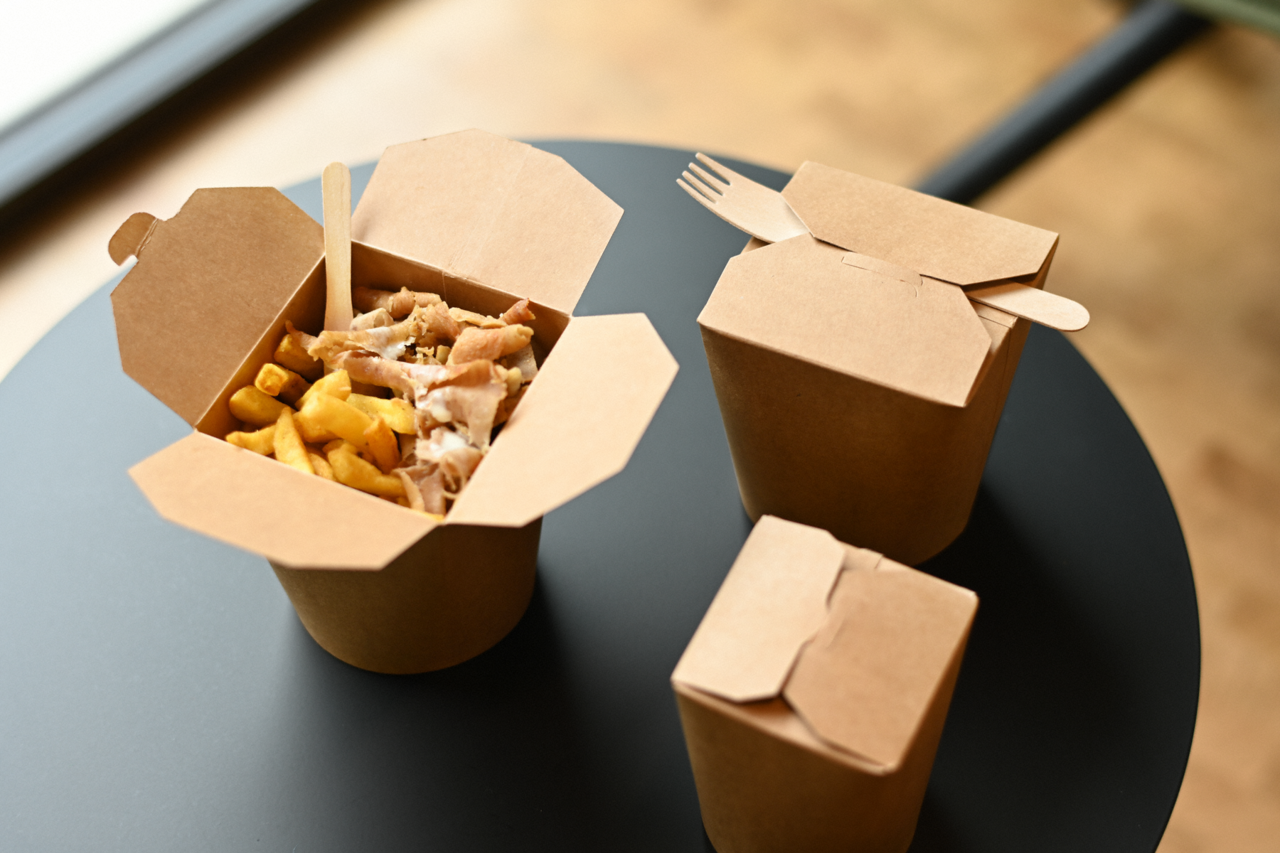 Asia-Box brun