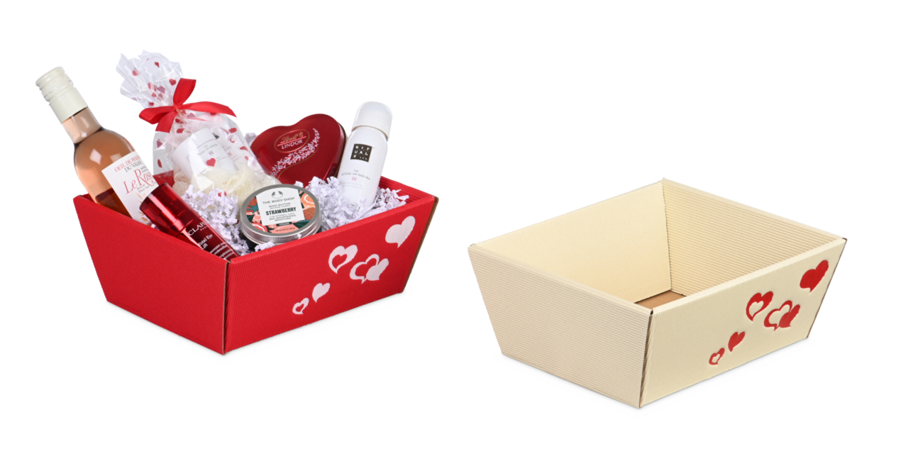 Panier cadeau avec cœurs