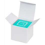 Boîte en carton blanc avec fond automatique