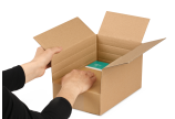 une boîte pour des contenus de différentes tailles grâce à une adaptation individuelle aux marchandises emballées – permet d'économiser de l'espace dans l'entrepôt et sur la table d'emballage, ainsi que des matériaux de remplissage