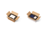 De raffinés flocons noirs en forme de cubes confèrent au contenu une élégance intemporelle.