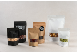 les sachets à fond plat avec fenêtre sont disponibles en noir, marron et blanc
