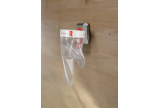 montage peu encombrant au mur (barre métallique «Multiuse»)