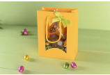 un sac cadeau élégant qui peut aussi servir de nid pour Pâques 