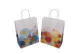 Les motifs diff&eacute;rents au recto et au verso font de ce sac un v&eacute;ritable accroche-regard.
