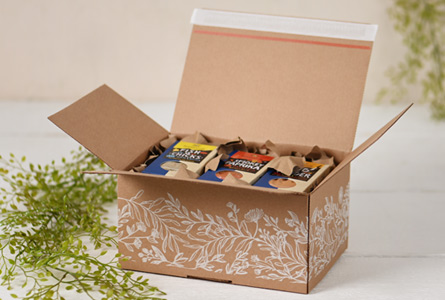 FSC-zertifizierte Versandschachtel mit Motiv