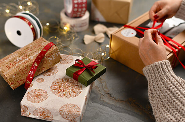 Cadeaux décorés rapidement et de manière créative