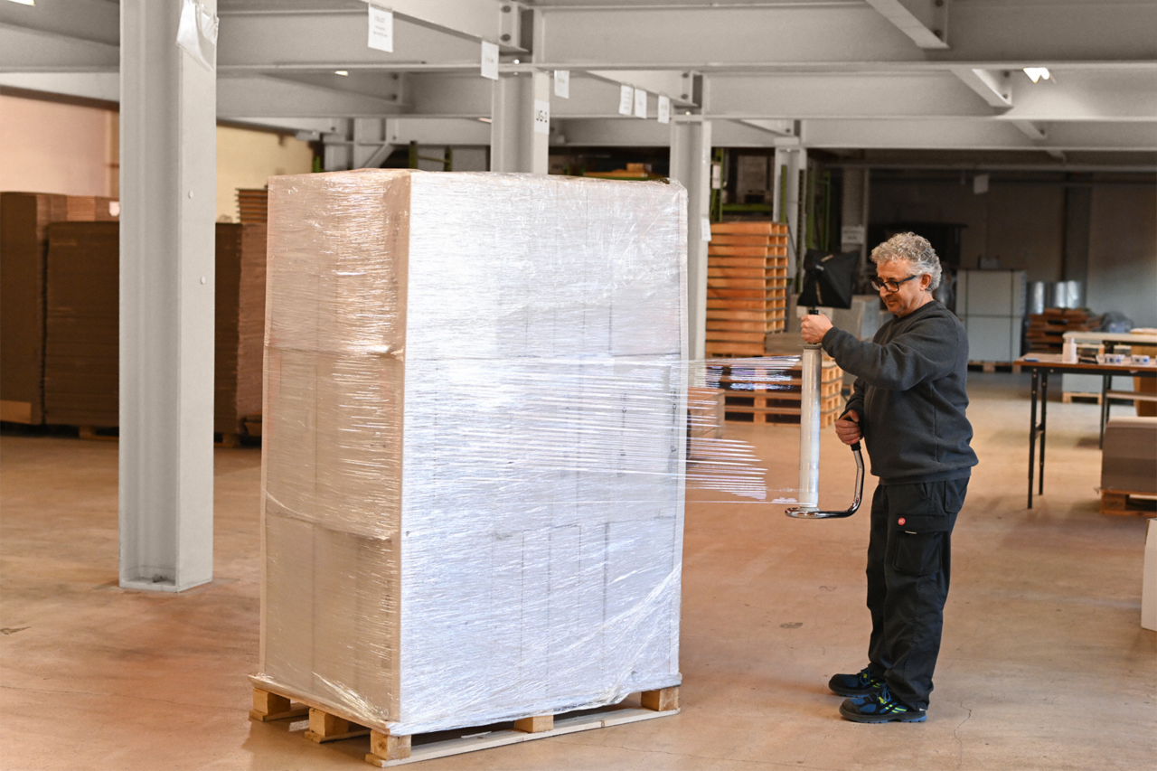 effizientes Stretchen von Palettenware ohne grossen Kraftaufwand