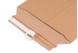 dank Klebeverschluss lässt sich die Versandverpackung schnell verschließen – und mit dem Aufreißfaden bequem öffnen