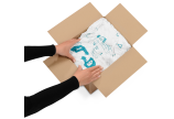 Zweites Kissen aktivieren und oben auf das Produkt legen. Karton schließen, so dass der Schaum sich passgenau ausdehnen kann.