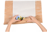 alternativ können Seiden- und Wabenpapier auch gleichzeitig eingeschlagen werden